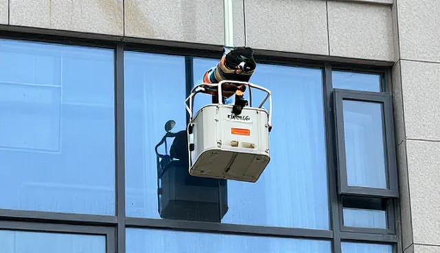 外墙清洗技术的实际应用与日常保洁挑战